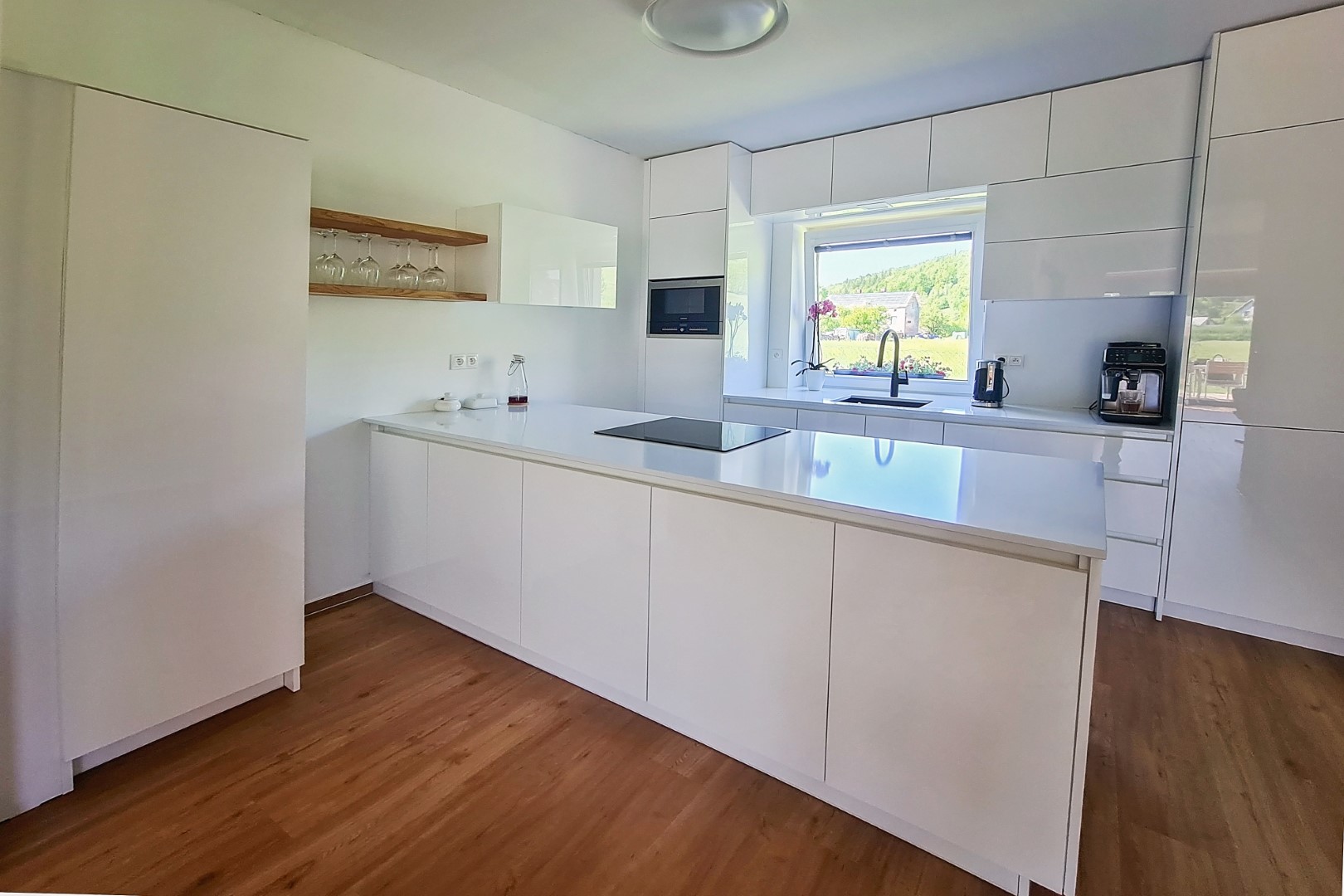 Ukázka bezúchytkové kuchyně